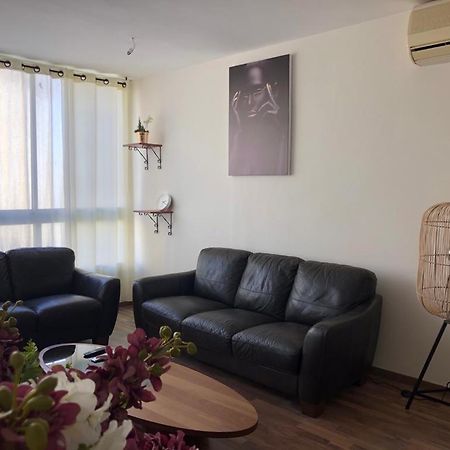 Sky Home Apartment Jabotinsky 8 Bat Yam Exterior foto