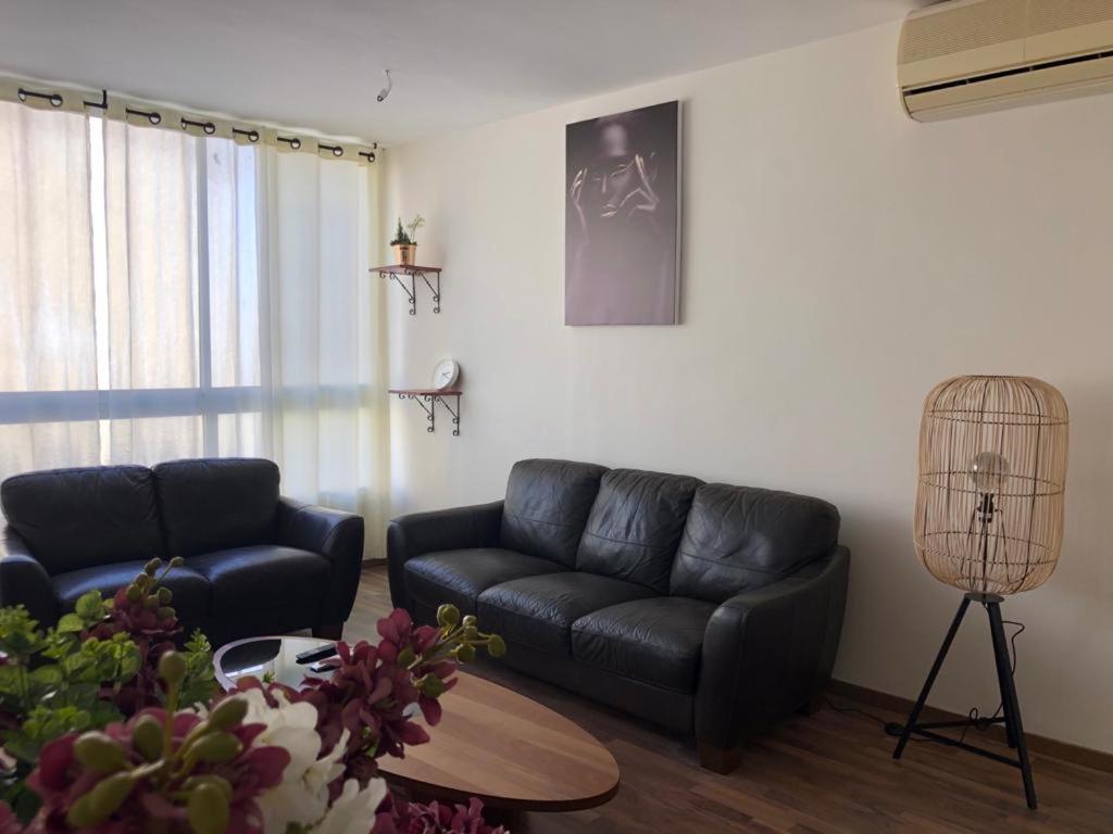 Sky Home Apartment Jabotinsky 8 Bat Yam Exterior foto